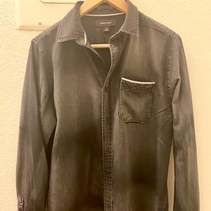 Mens button up shirt size small.